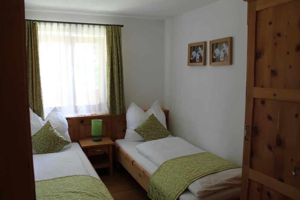 Bauernhof Familie Knoblechner Βίλα Nussdorf am Attersee Δωμάτιο φωτογραφία